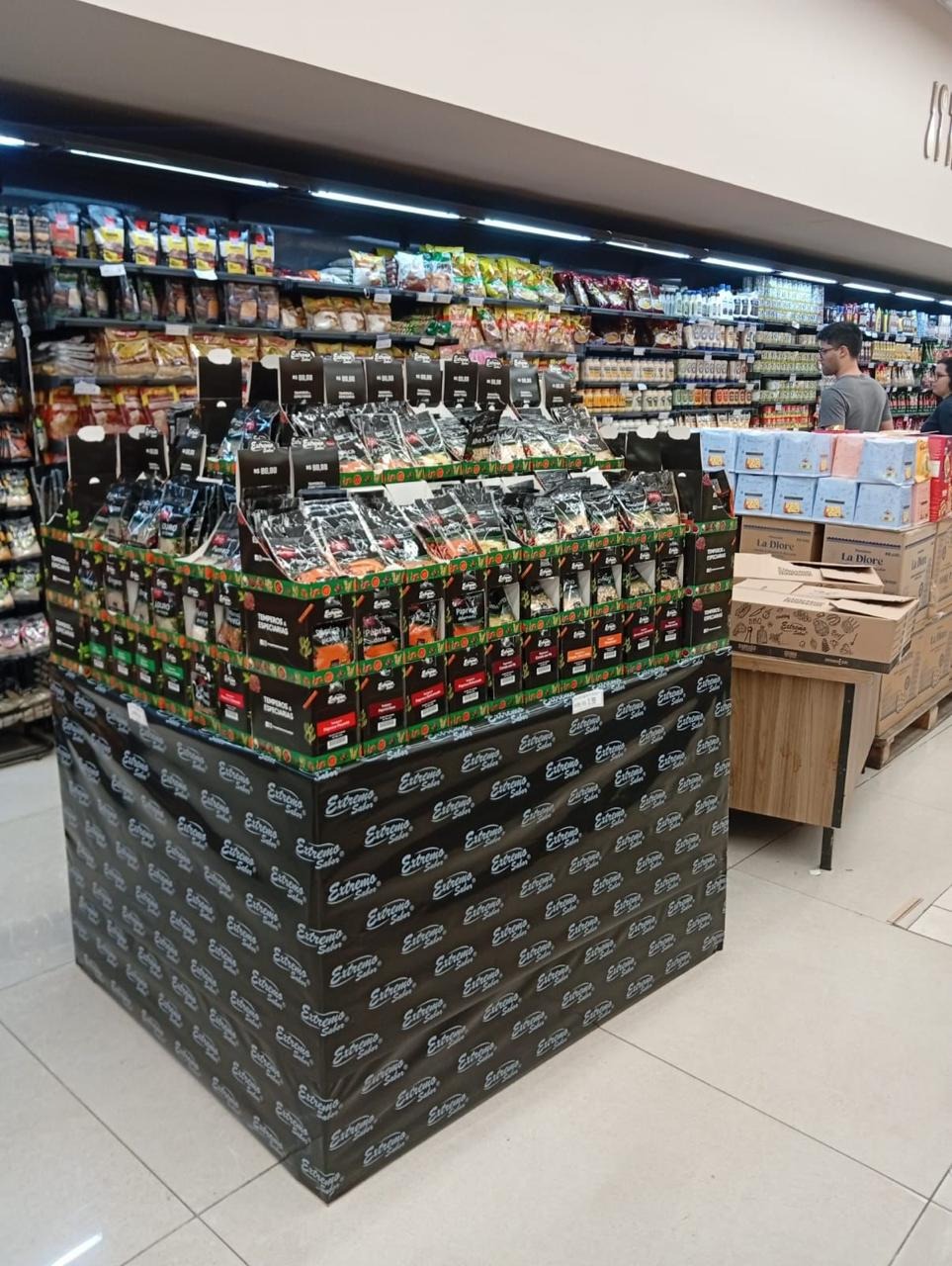 Produtos Extremo Sabor no supermercado